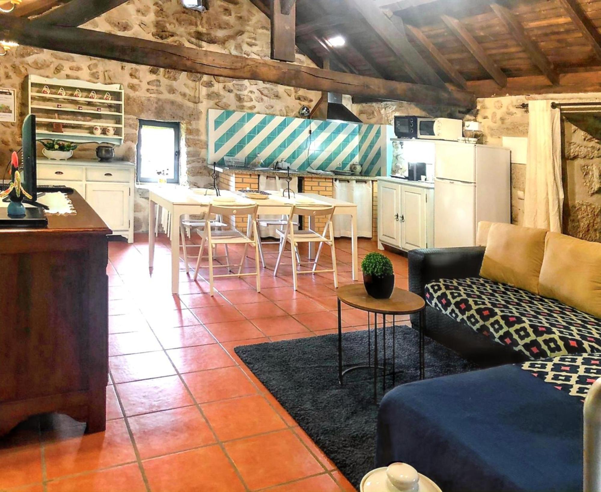 Villa Welcoming House With Mountain View In Agueda Shared Pool à Urgueira  Extérieur photo