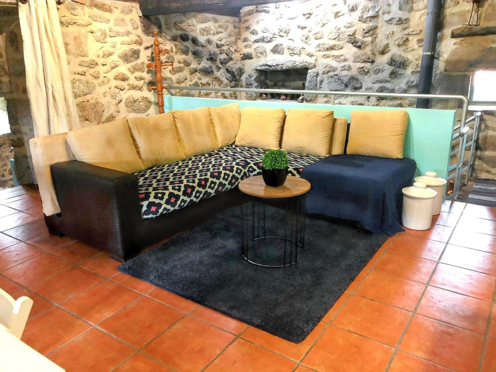 Villa Welcoming House With Mountain View In Agueda Shared Pool à Urgueira  Extérieur photo