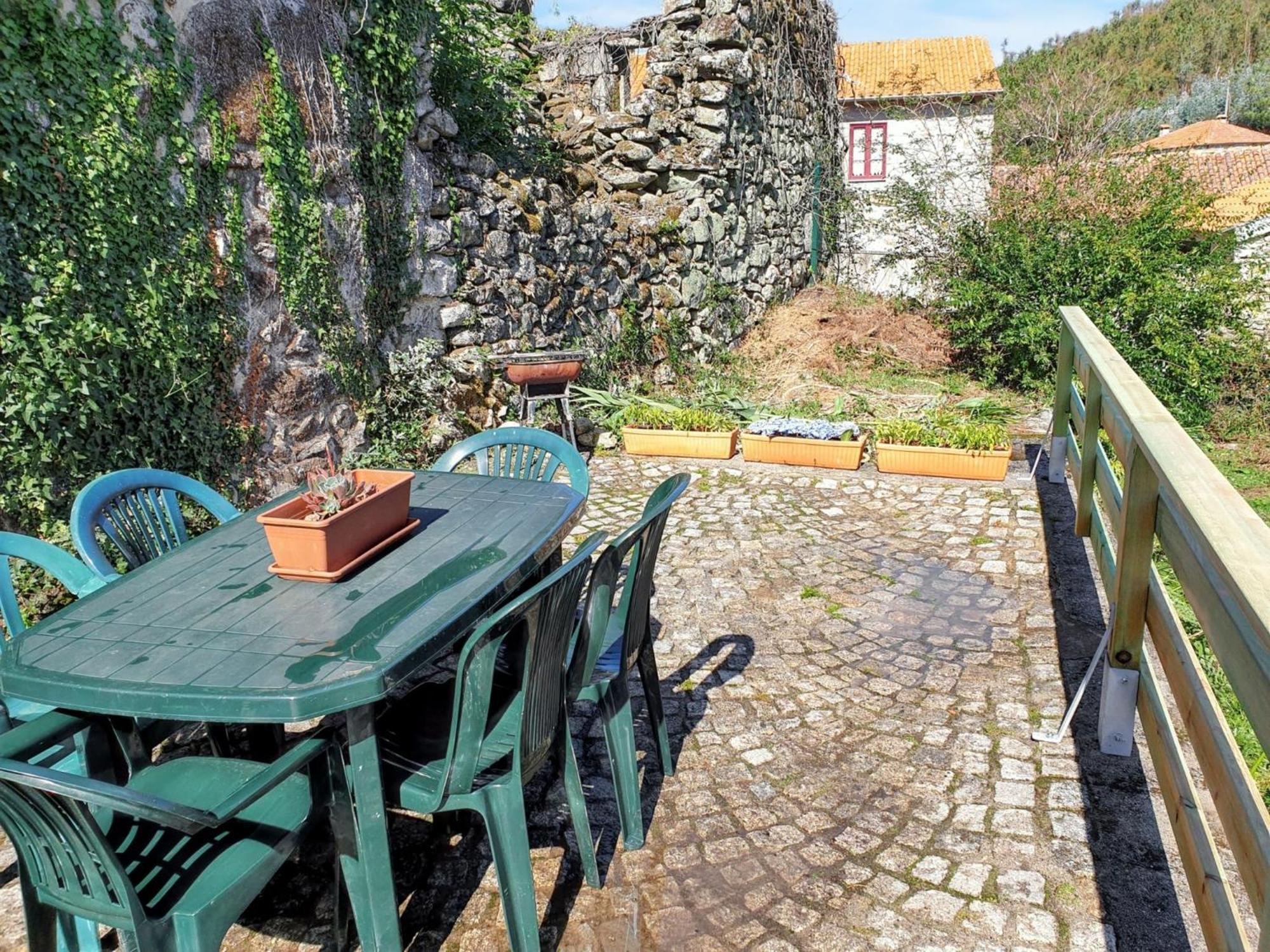 Villa Welcoming House With Mountain View In Agueda Shared Pool à Urgueira  Extérieur photo
